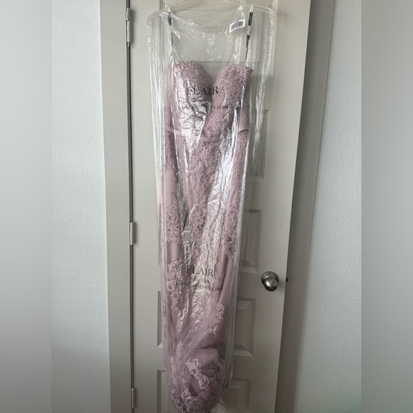 Flair New York Dusty Pink Embroidered Lace Prom Gown With Straps Size 8 NEW - Picture 15 of 15
